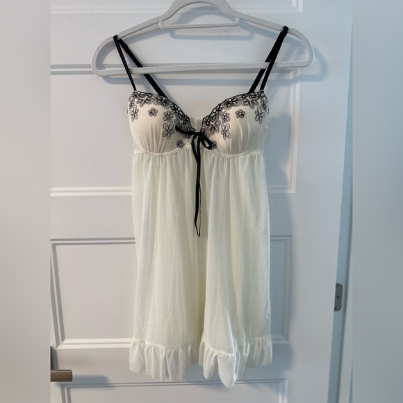 La vie en rose Lace and Mesh Babydoll white size Small New without tag - Picture 1 of 4